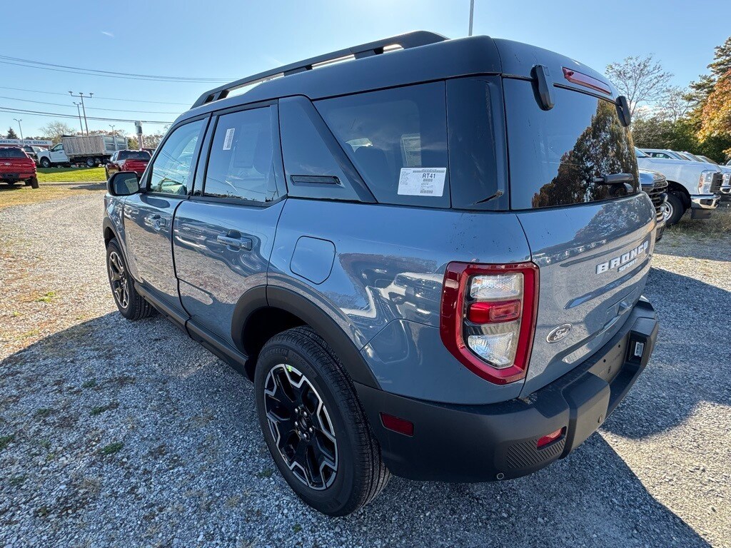 2025 Ford Bronco Sport Outer Banks photo 4