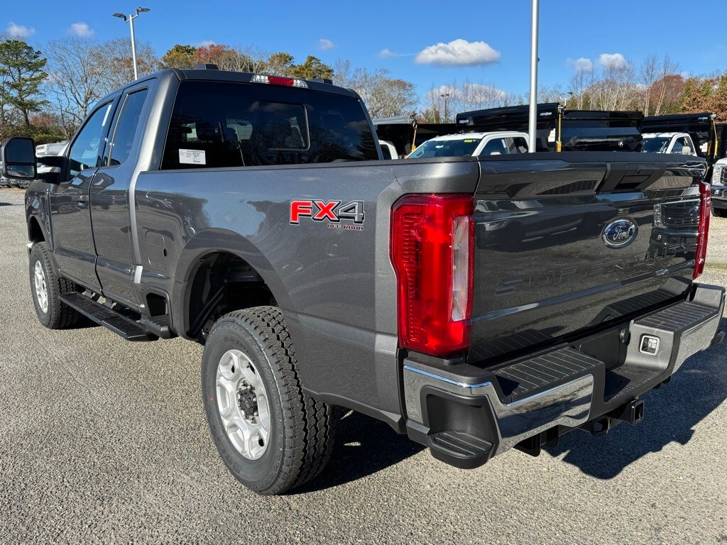 2026 Ford F-250 XLT photo 2