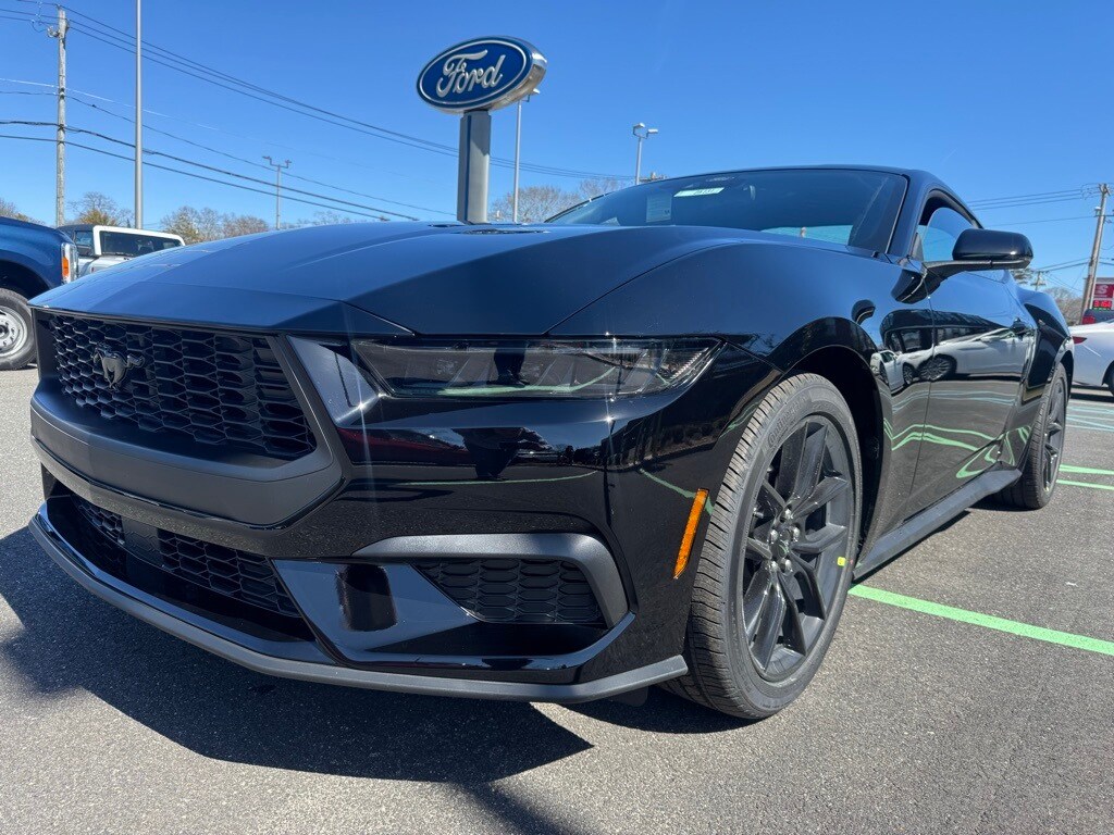 2025 Ford Mustang EcoBoost Premium photo 3