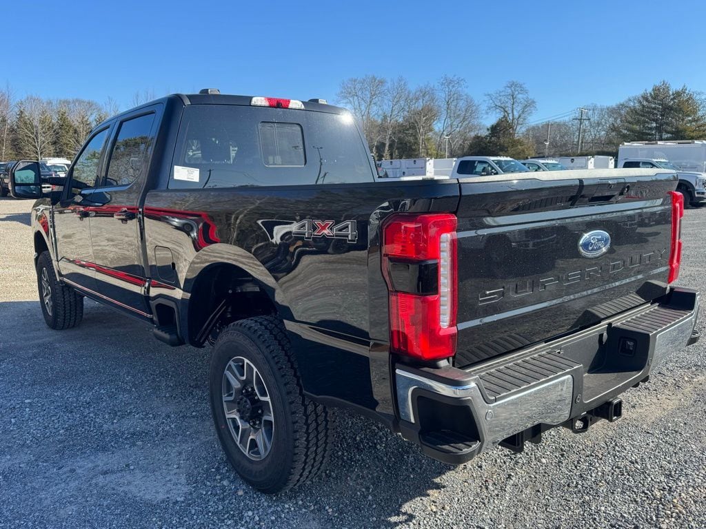 New 2025 Ford F-350 Lariat Truck Crew Cab