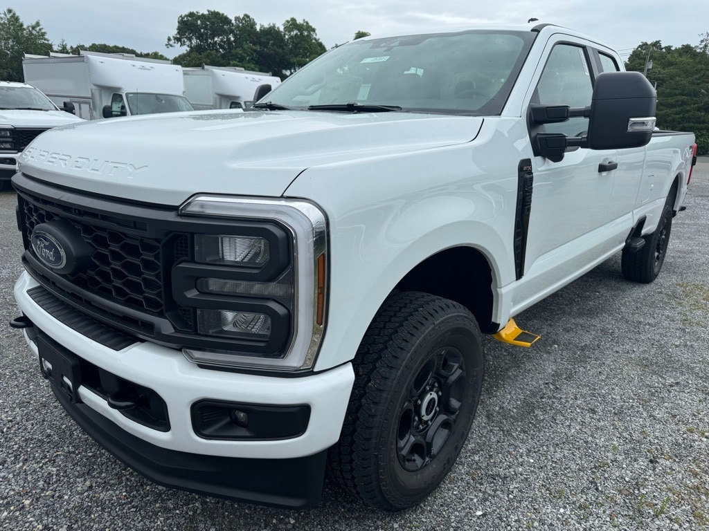 2025 Ford F-350 XL photo 3