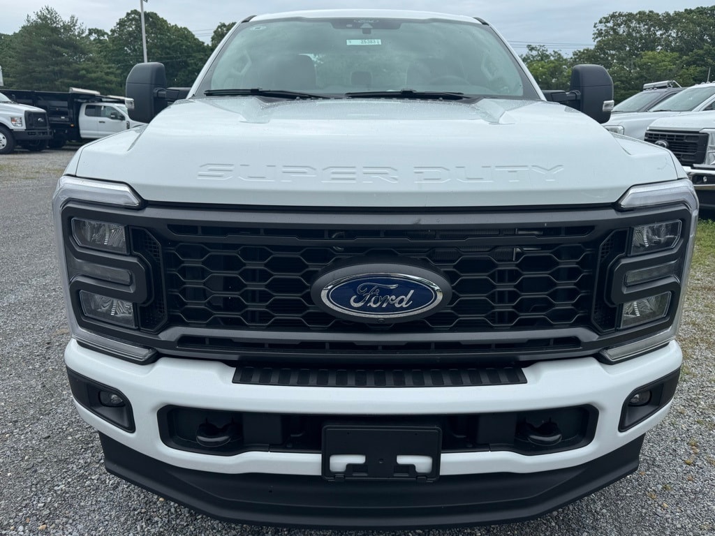 2025 Ford F-350 XL photo 2