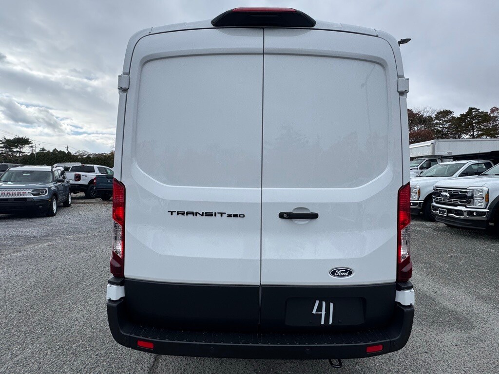 2026 Ford Transit photo 3