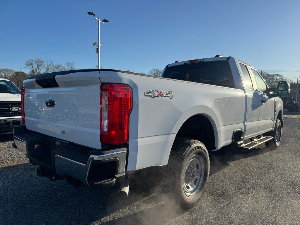 2025 Ford F-250 XL photo 4