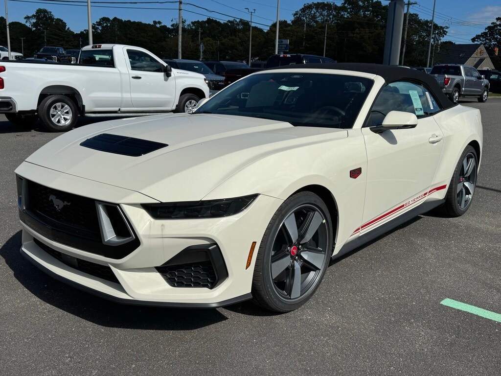 2025 Ford Mustang GT Premium Convertible photo 3