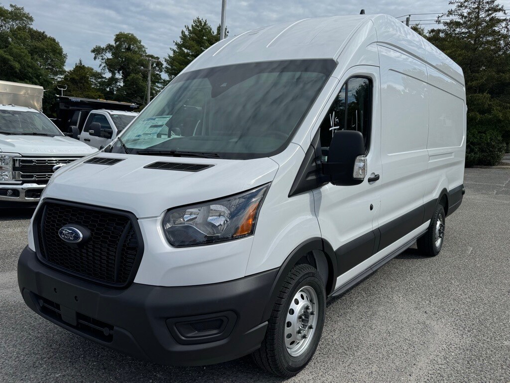 2025 Ford Transit photo 2