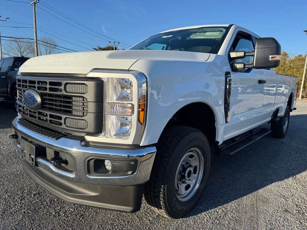 2025 Ford F-250 XL photo 3