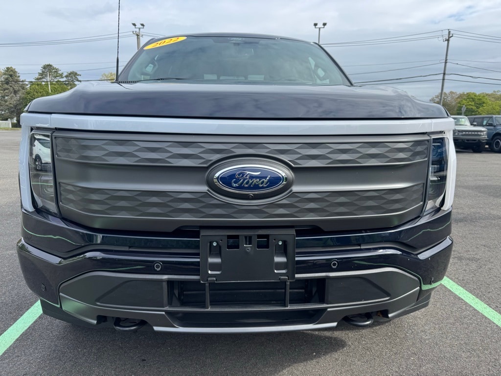 Certified 2022 Ford F-150 Lightning Lariat with VIN 1FTVW1EL5NWG14639 for sale in Quogue, NY