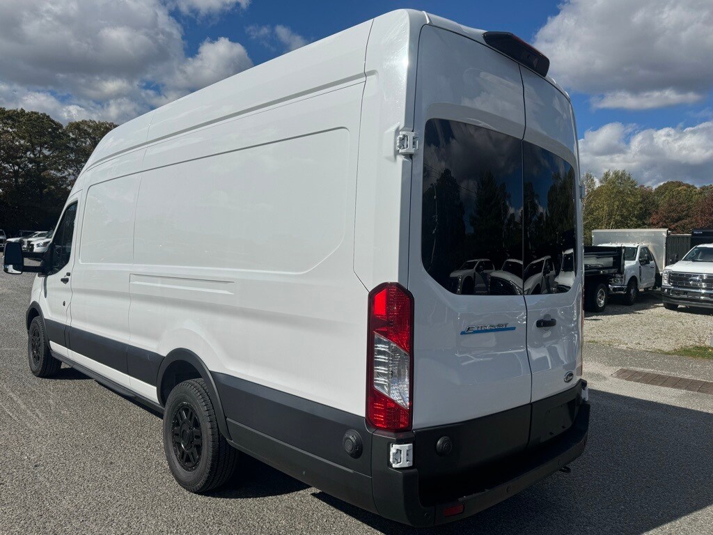 2023 Ford Transit photo 3