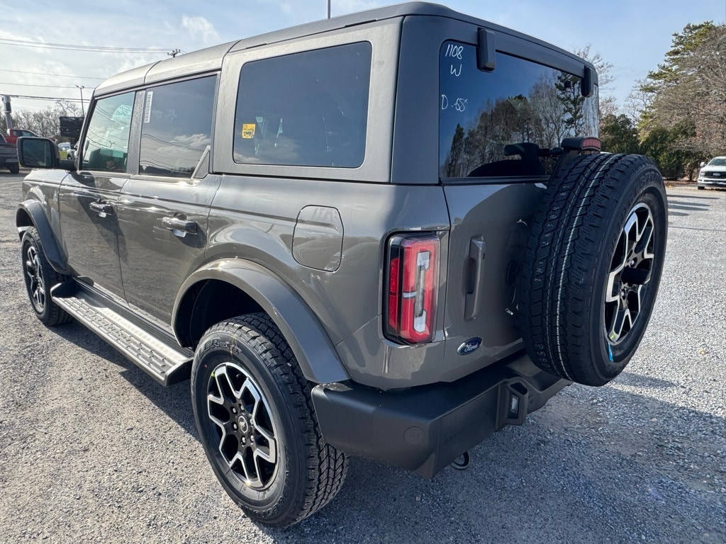 New 2025 Ford Bronco Outer Banks SUV