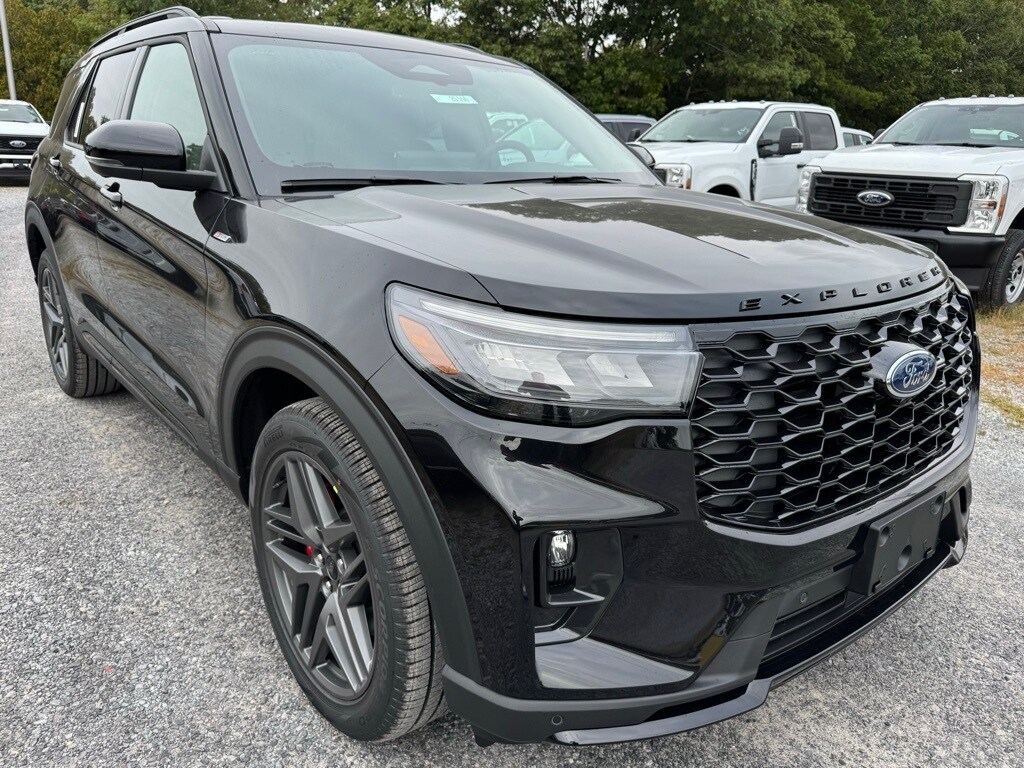 2025 Ford Explorer ST-Line photo 2