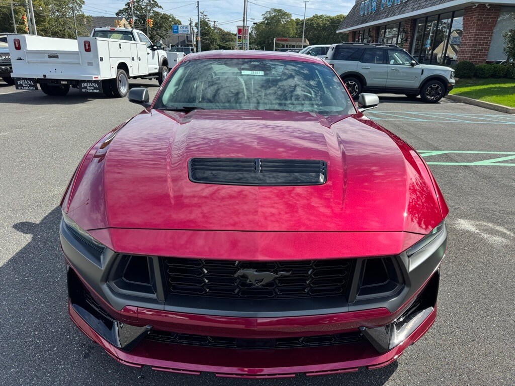 2025 Ford Mustang Dark Horse Deluxe photo 3