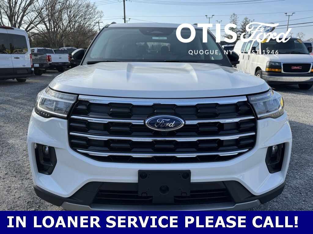 2025 Ford Explorer photo 2