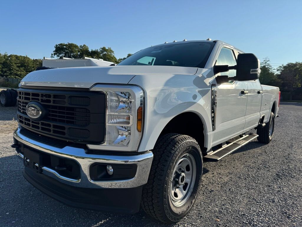 New 2026 Ford F-350 XL Truck Crew Cab