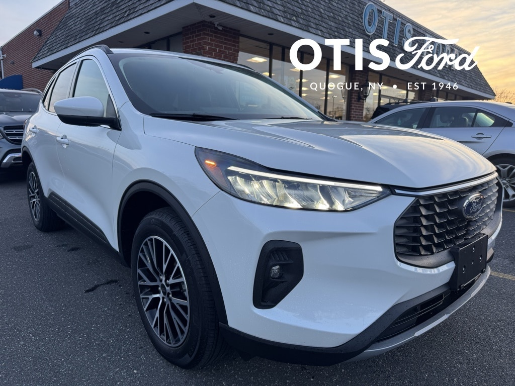 2025 Ford Escape PHEV's photo