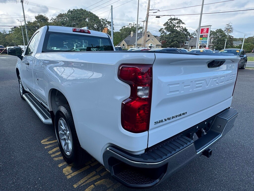 2024 Chevrolet Silverado 1500 photo 2