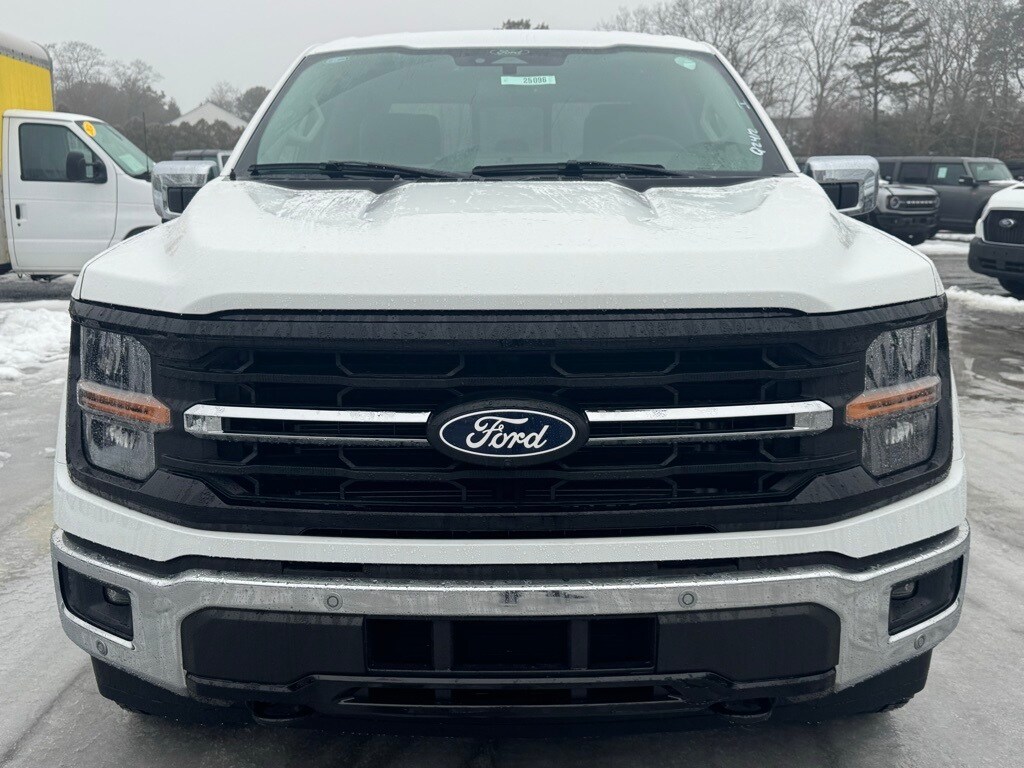2025 Ford F-150 XLT photo 2