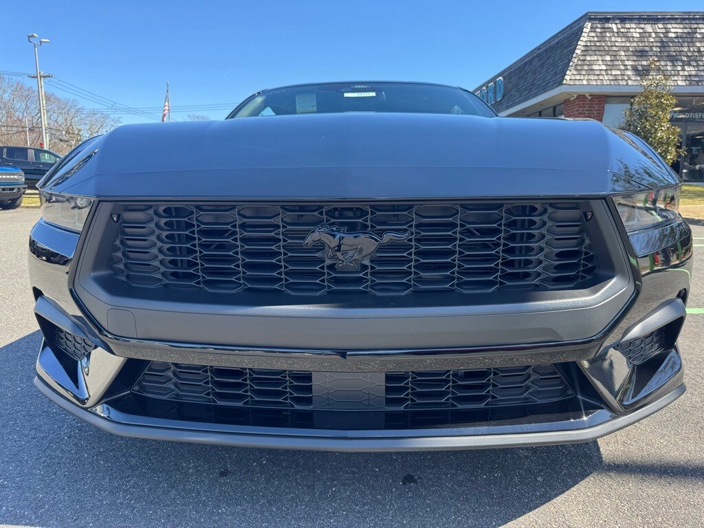 2025 Ford Mustang EcoBoost Premium photo 4