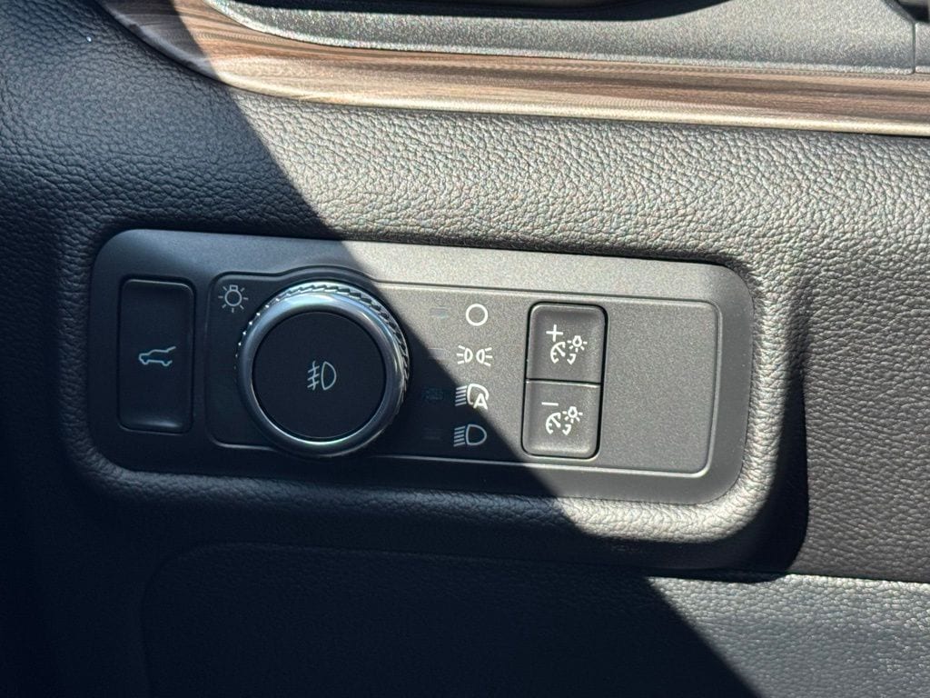 2022 Ford Explorer Limited - Photo 18