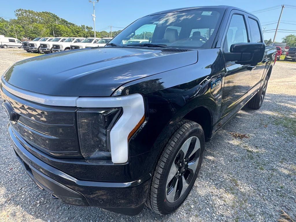 2025 Ford F-150 Lightning Platinum - Photo 9