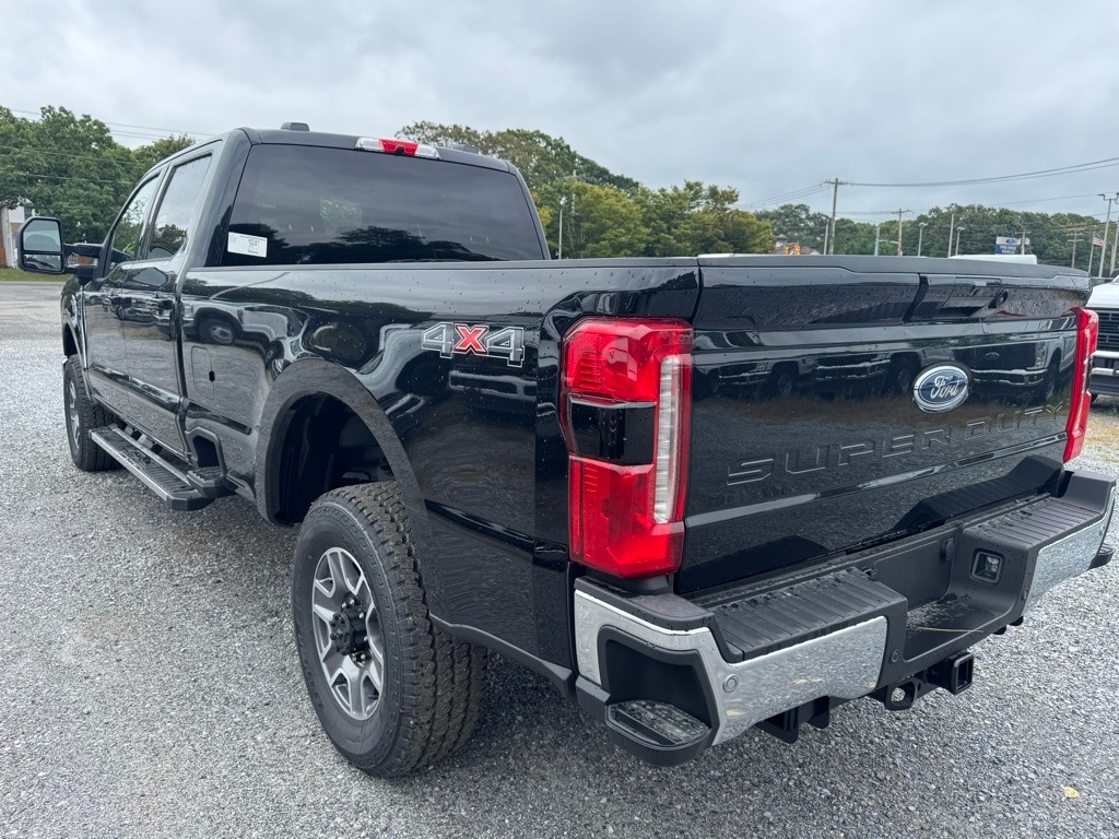 New 2026 Ford F-350 Lariat Truck Crew Cab
