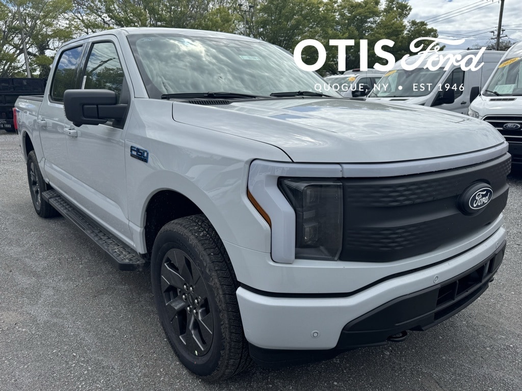 2025 Ford F-150 Lightning Flash's photo