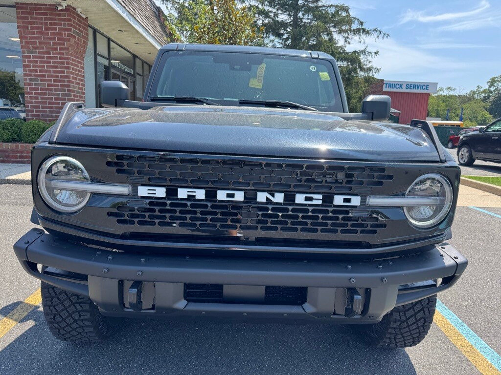 2025 Ford Bronco Badlands photo 2