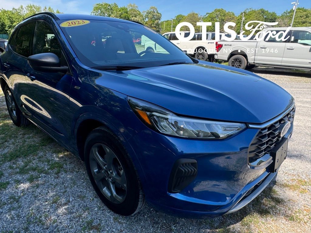 2023 Ford Escape ST-Line AWD's photo
