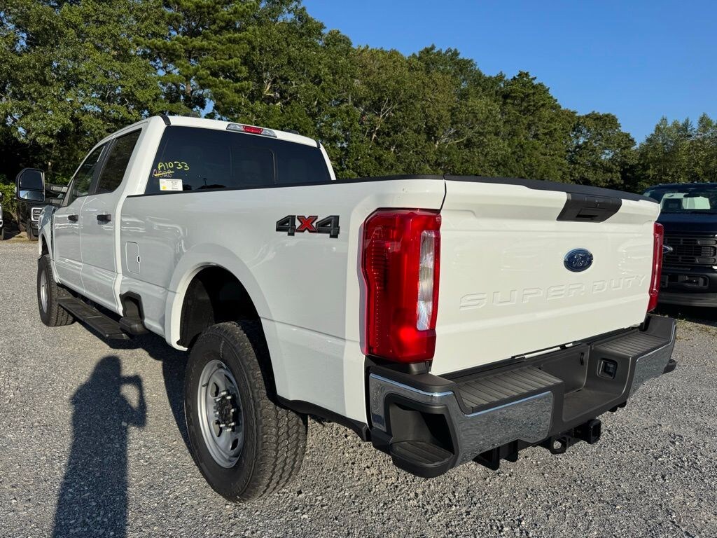 New 2026 Ford F-350 XL Truck Crew Cab