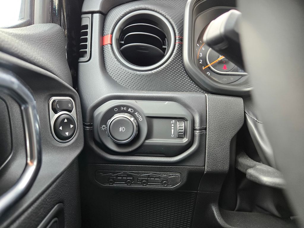 2025 Jeep Wrangler 4-Door Rubicon - Photo 12