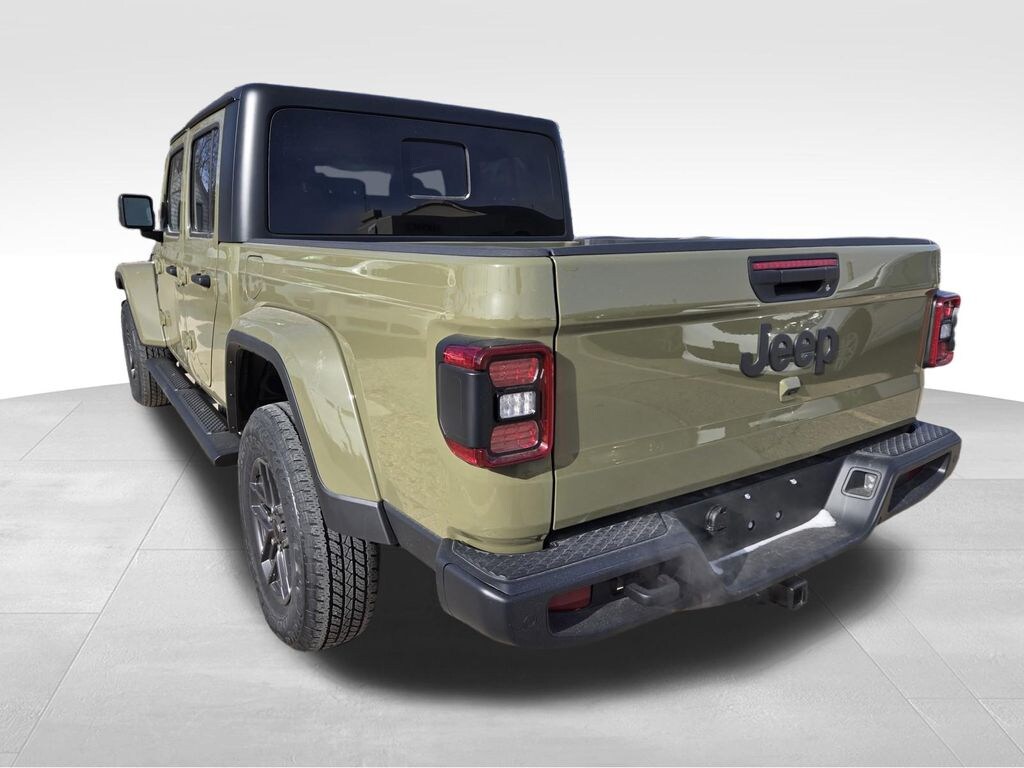 New 2026 Jeep Gladiator SPORT S 4X4 Pickup