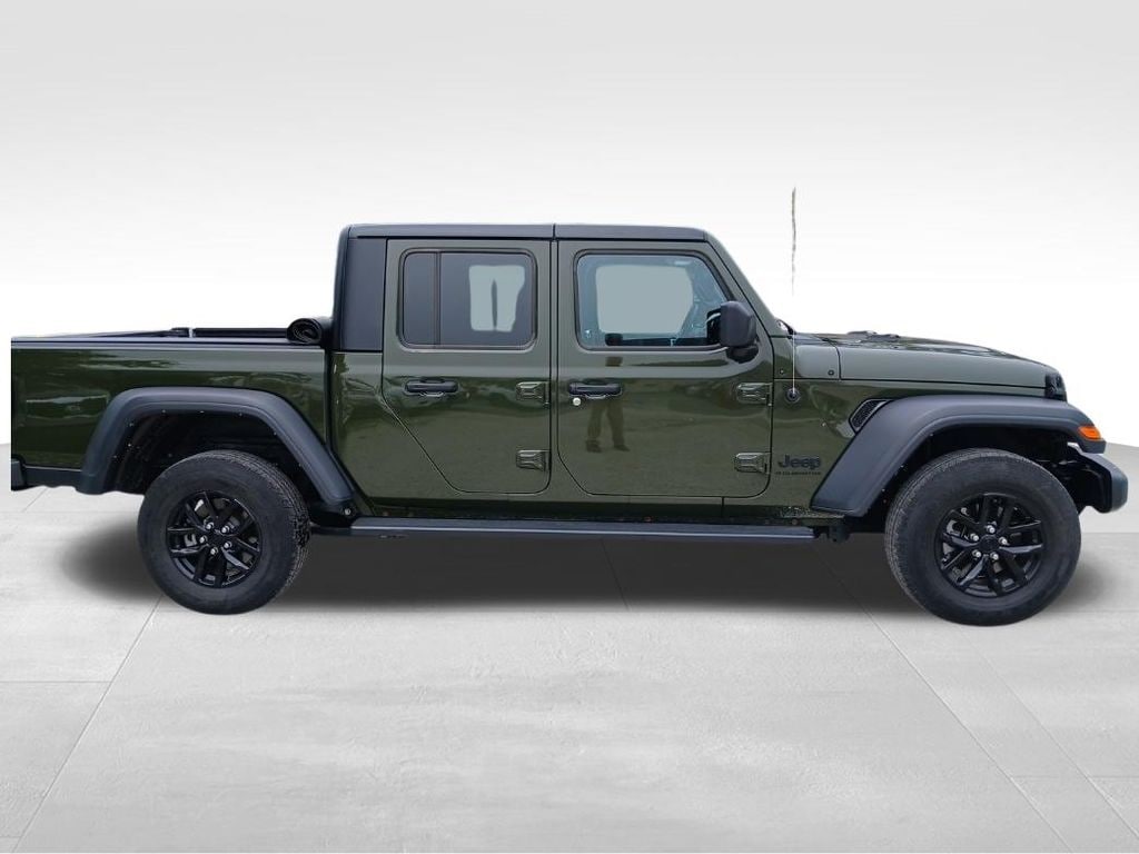 Used 2023 Jeep Gladiator Sport Truck Crew Cab