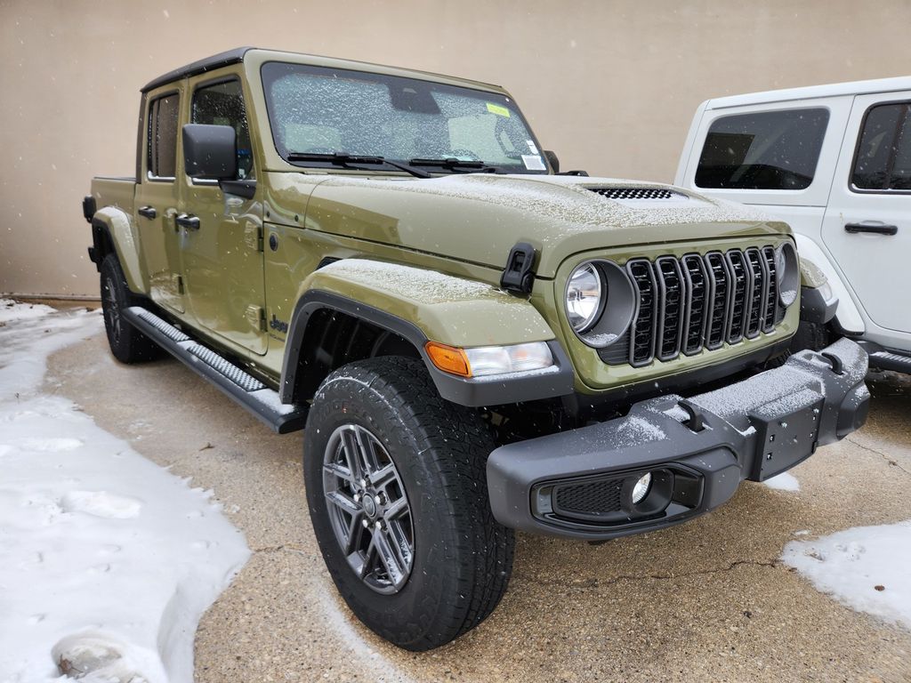 2026 Jeep Gladiator Sport S's photo