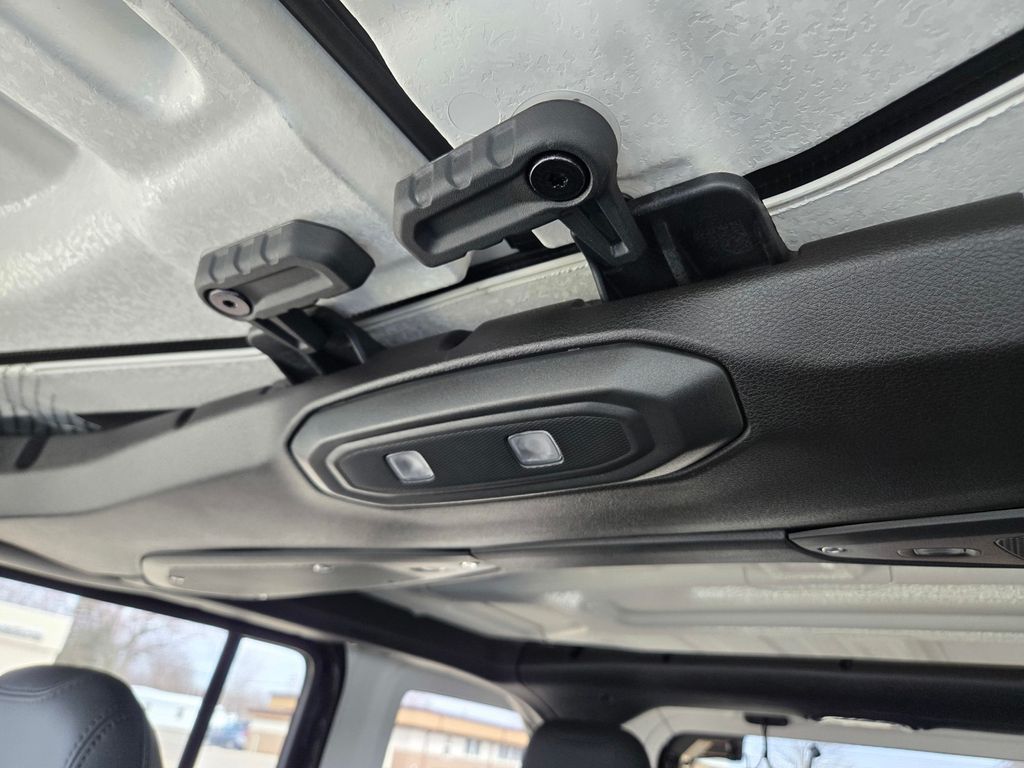 2025 Jeep Wrangler 4-Door Rubicon - Photo 10