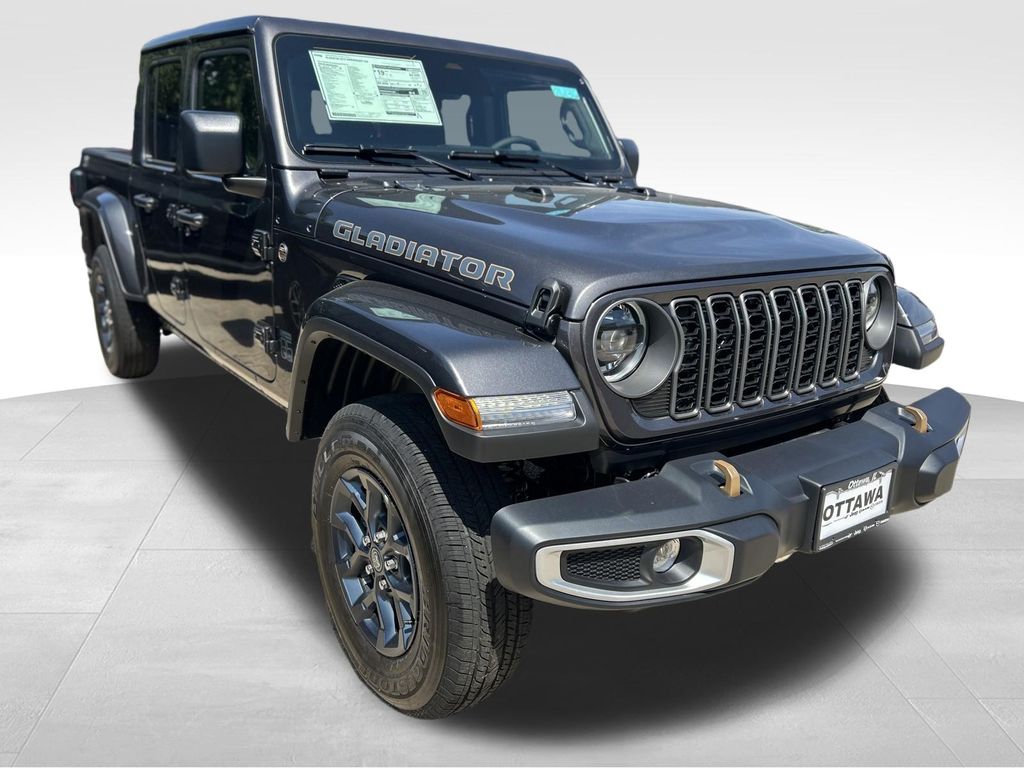 2026 Jeep Gladiator 85th Anniversary Edition Auto's photo