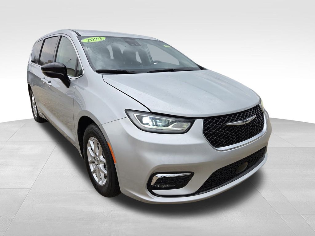 2024 Chrysler Pacifica Van Passenger Van 