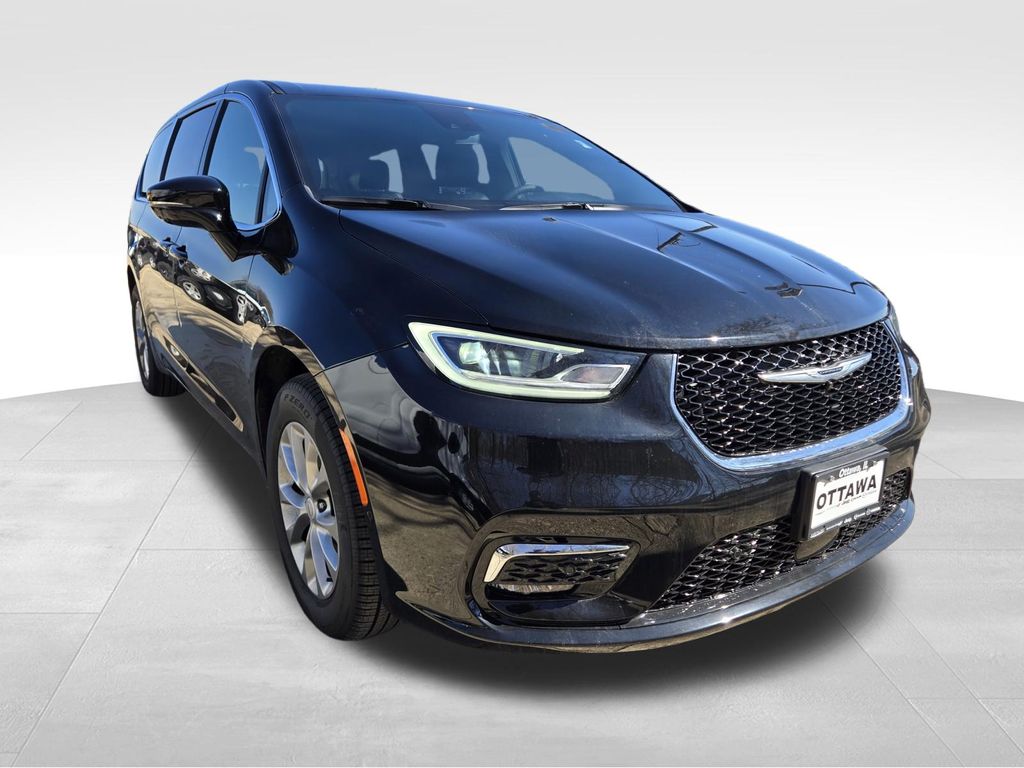 2026 Chrysler Pacifica Passenger Van 