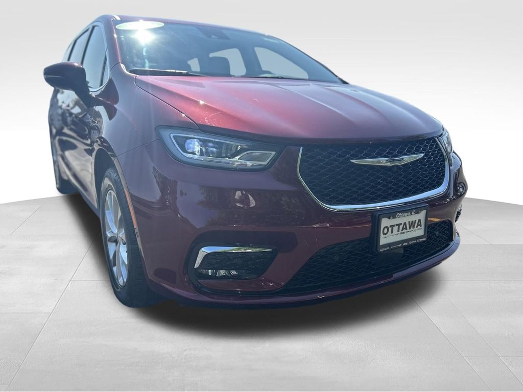Used 2023 Chrysler Pacifica Touring L Van Passenger Van