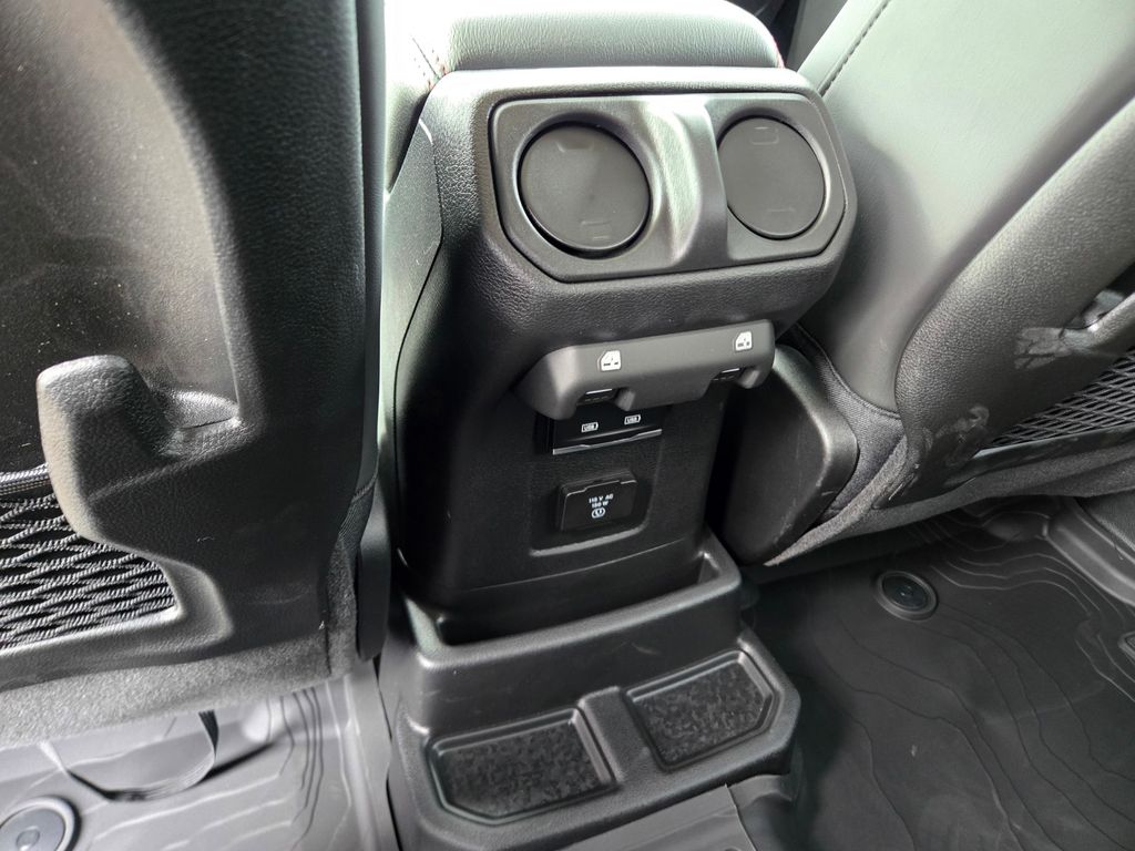 2025 Jeep Wrangler 4-Door Rubicon - Photo 19
