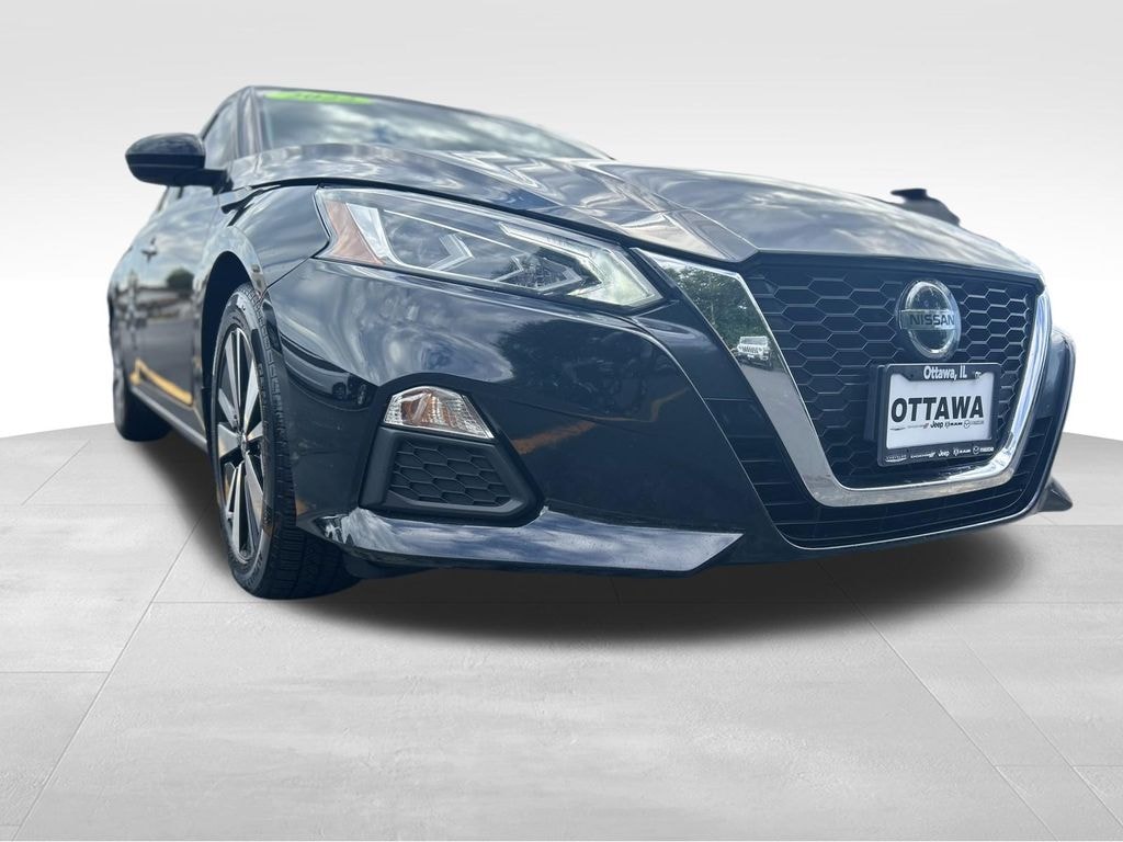 Used 2022 Nissan Altima 2.5 SV Sedan