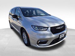 2026 Chrysler Pacifica SELECT Passenger Van