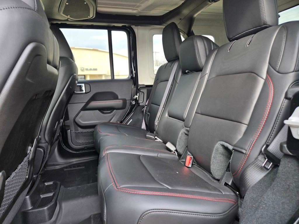2025 Jeep Wrangler 4-Door Rubicon - Photo 18