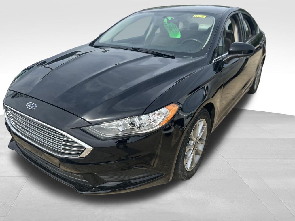 Used 2017 Ford Fusion SE Sedan