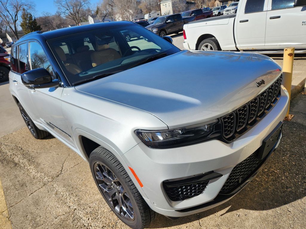 2025 Jeep Grand Cherokee SUV 