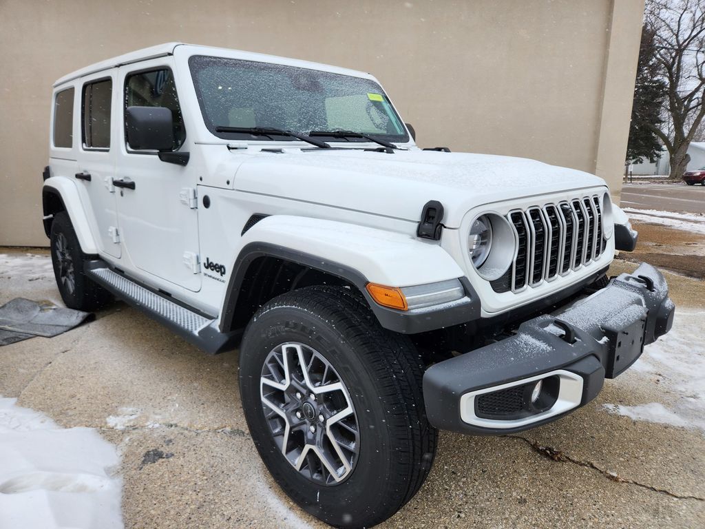 2025 Jeep Wrangler 4-Door Sahara's photo