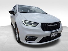 2026 Chrysler Pacifica LIMITED AWD Passenger Van