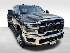2026 Ram 3500 TRADESMAN CREW CAB 4X4 8' BOX Pickup