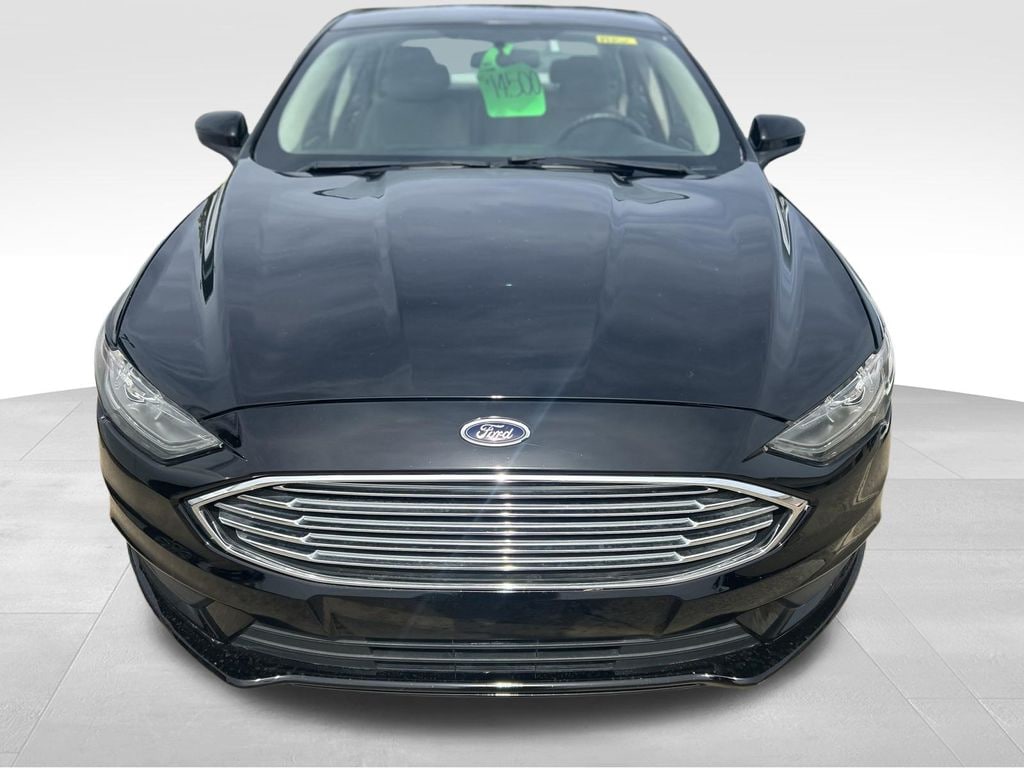 Used 2017 Ford Fusion SE Sedan