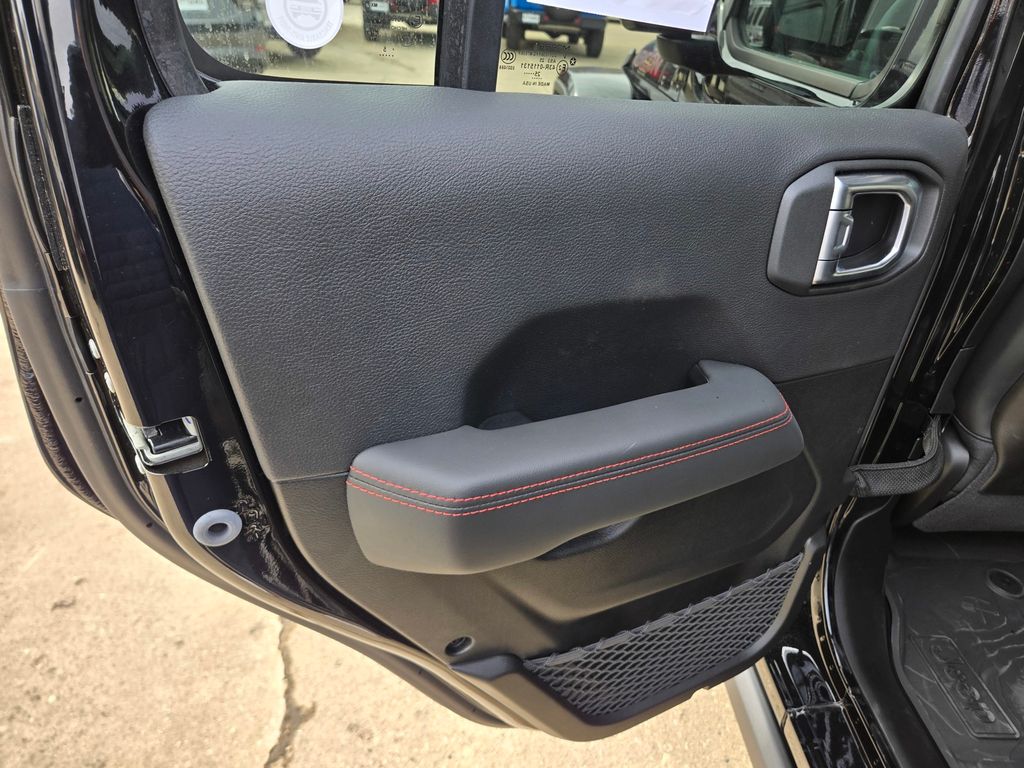 2025 Jeep Wrangler 4-Door Rubicon - Photo 26