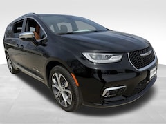 2026 Chrysler Pacifica PINNACLE AWD Passenger Van
